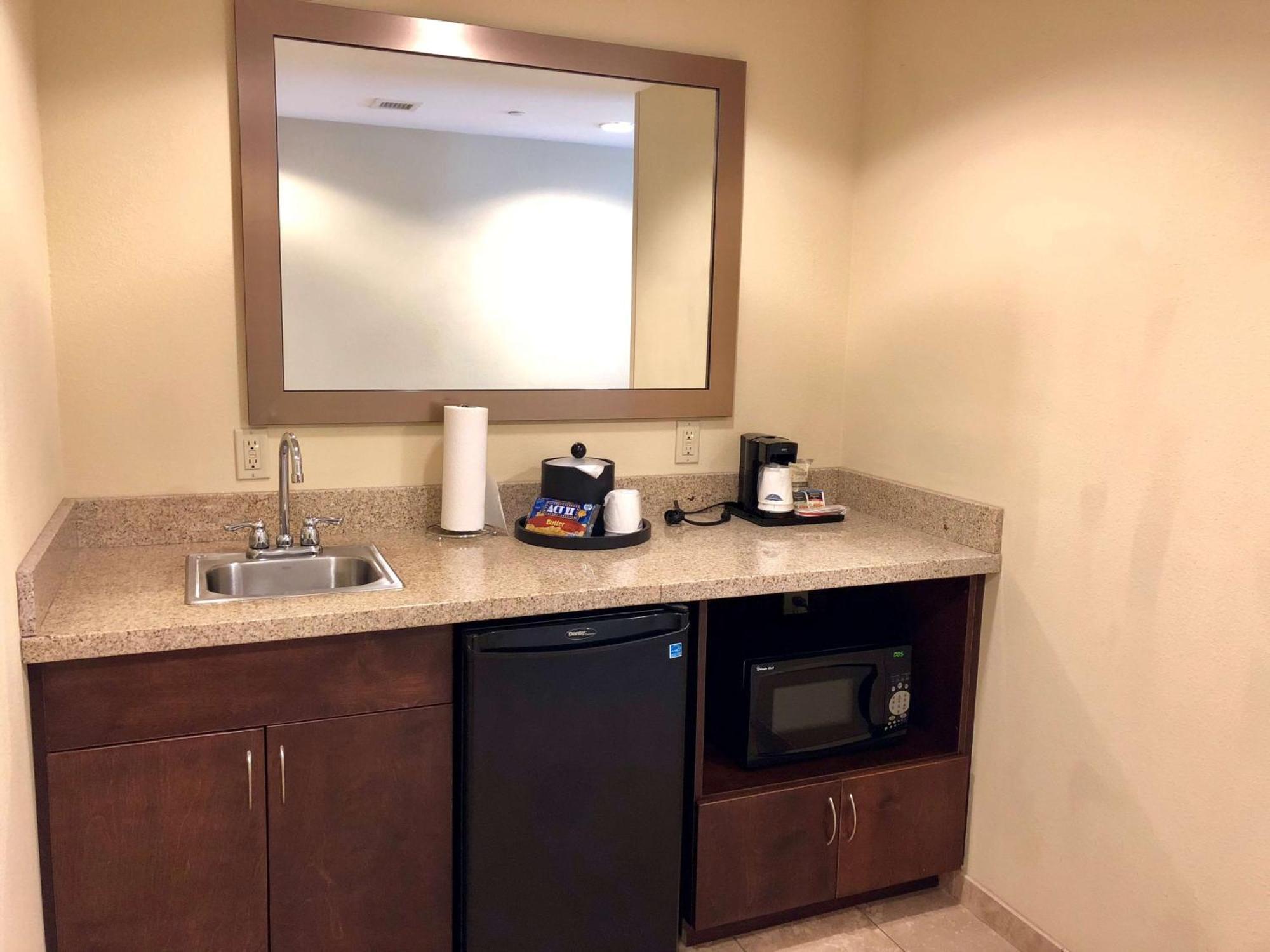 Hampton Inn And Suites Woodstock, Virginia Экстерьер фото