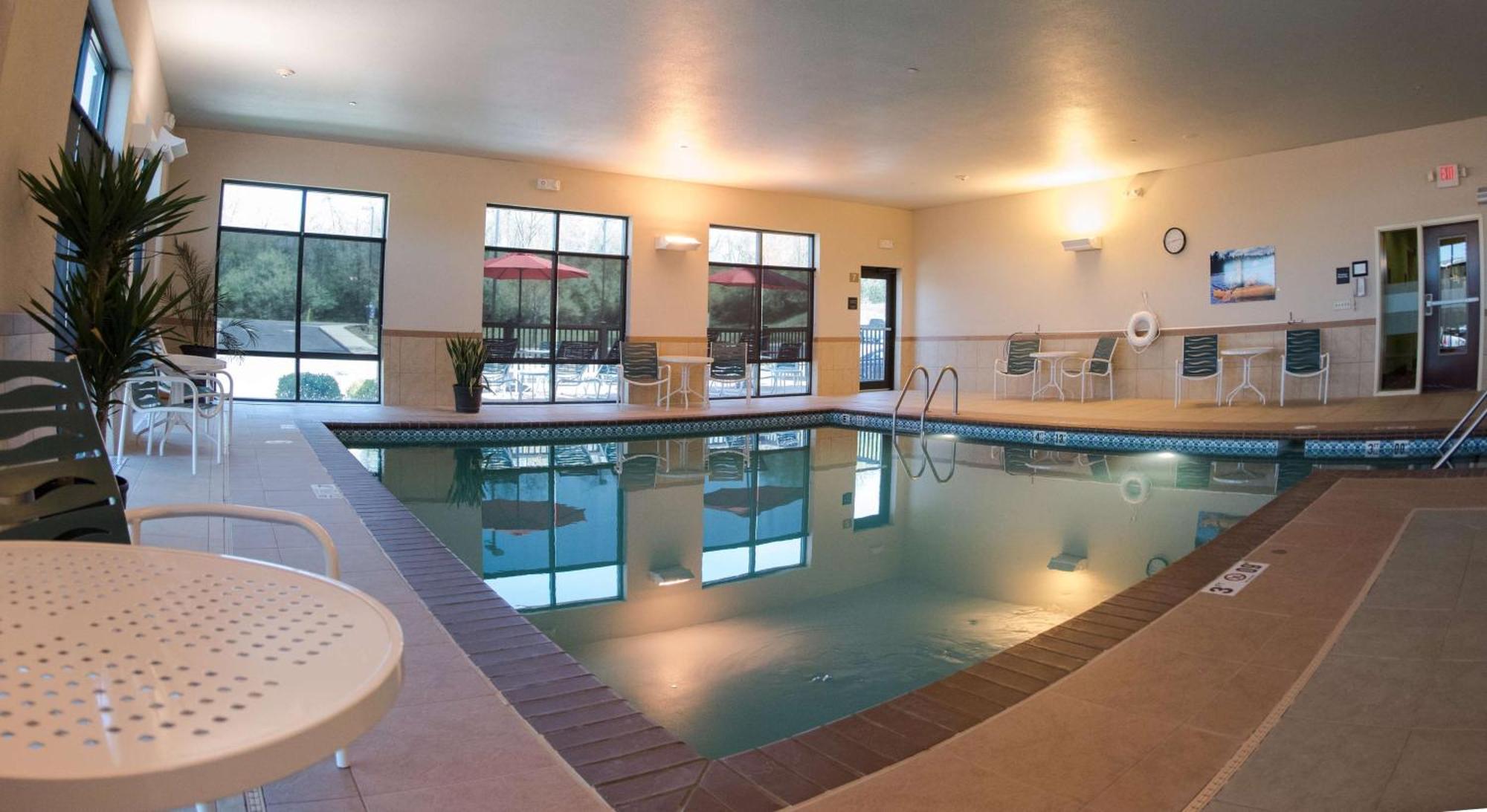 Hampton Inn And Suites Woodstock, Virginia Экстерьер фото