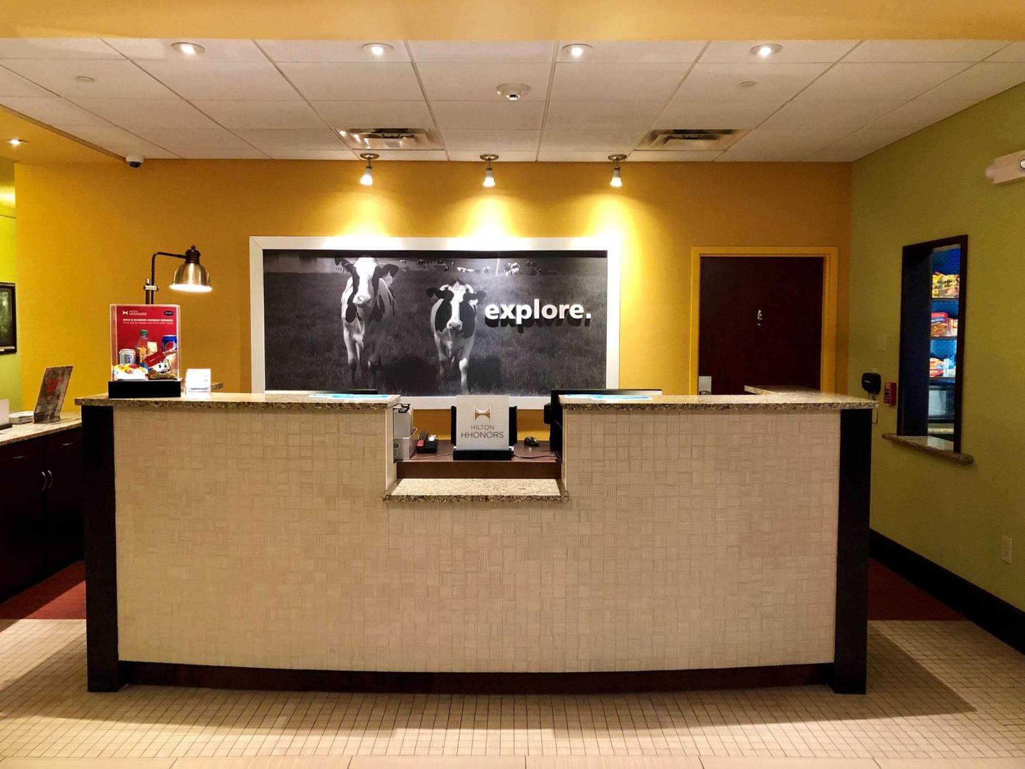 Hampton Inn And Suites Woodstock, Virginia Экстерьер фото